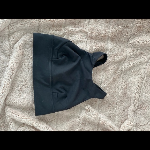 Black lulu sports bra , size 6 (fits like a 4/6) - Picture 2 of 4